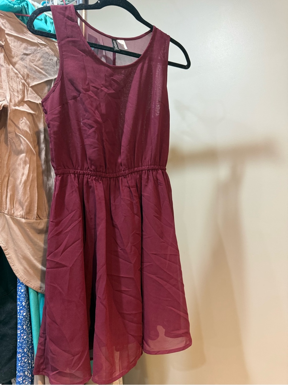 Women’s H&M Burgundy Sleeveless Dress
